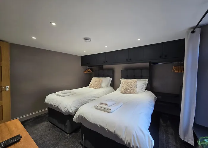 Luxurious Contemporary Smart Centre